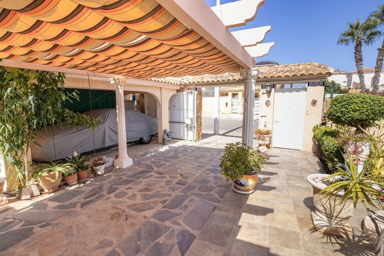 4 soveværelse Villa til salg i Orihuela Costa med swimmingpool - € 560.000 (Ref: 10059340)