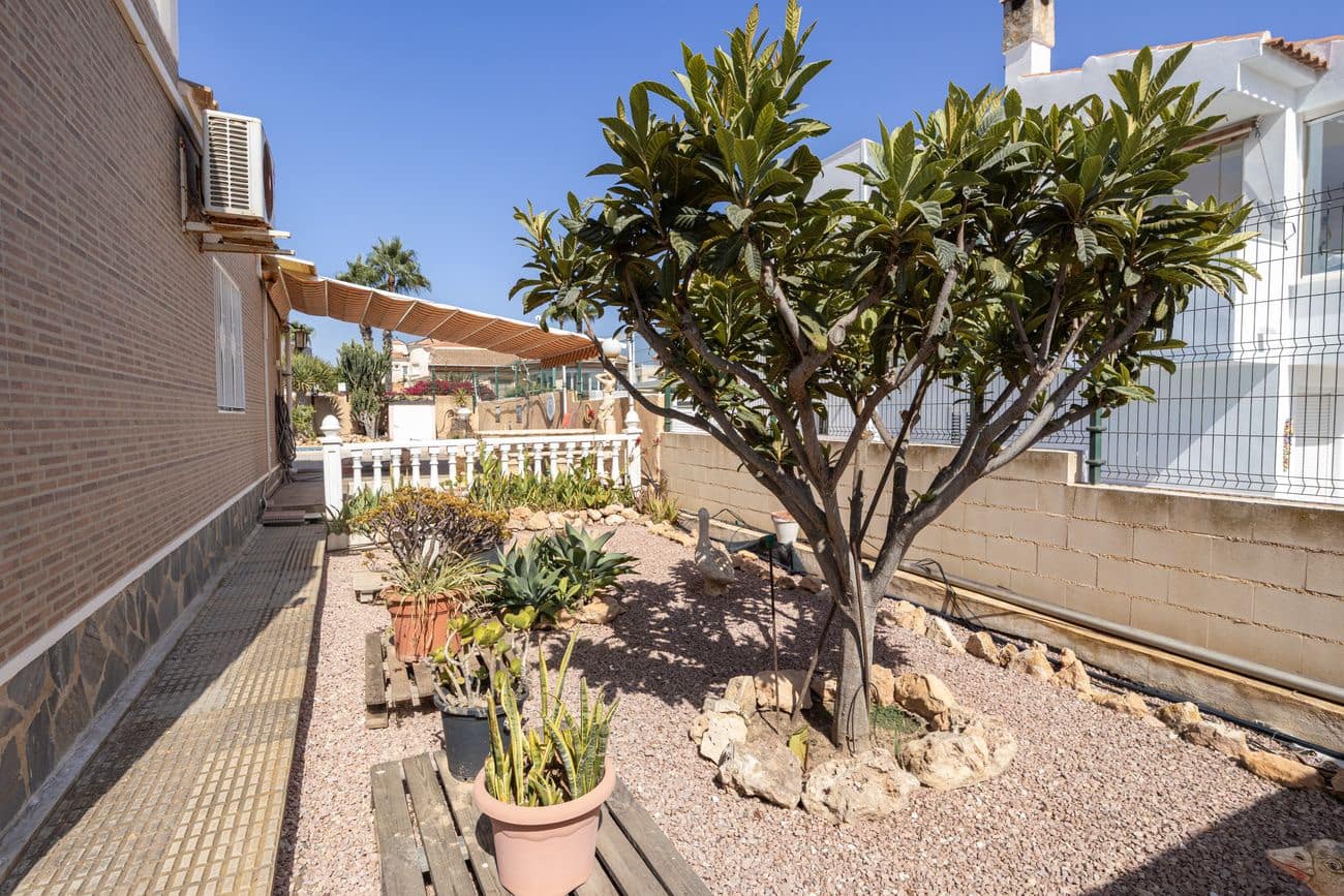 4 soveværelse Villa til salg i Orihuela Costa med swimmingpool - € 560.000 (Ref: 10059340)