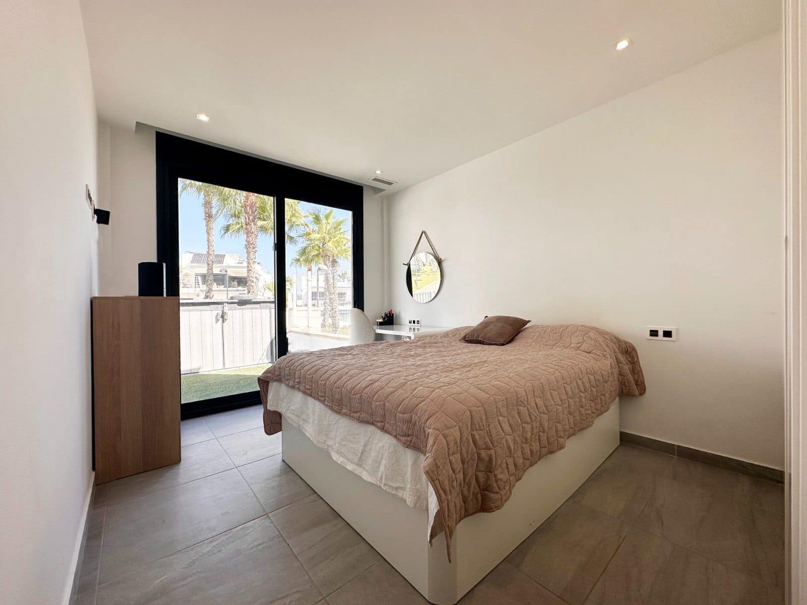 5 bedroom Villa for sale in San Miguel de Salinas - € 649,000 (Ref: 10062166)