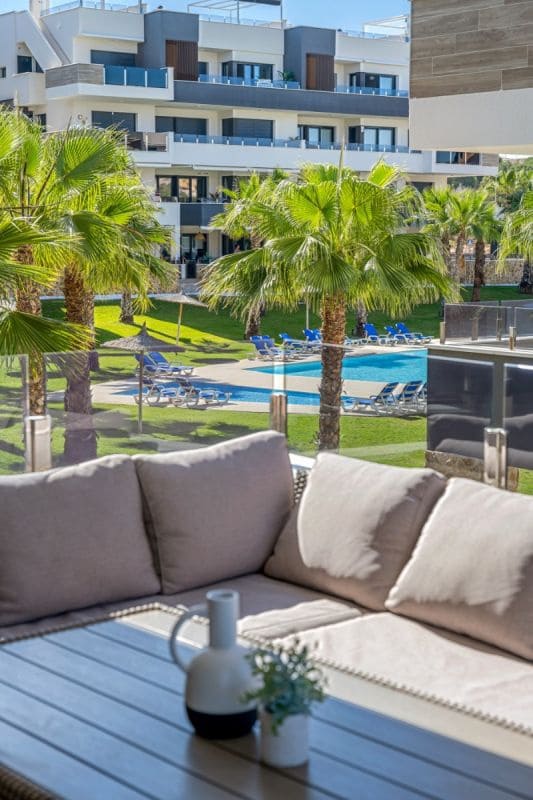 Apartamento de 2 habitaciones en Orihuela Costa en venta con garaje - 299.000 € (Ref: 10062168)