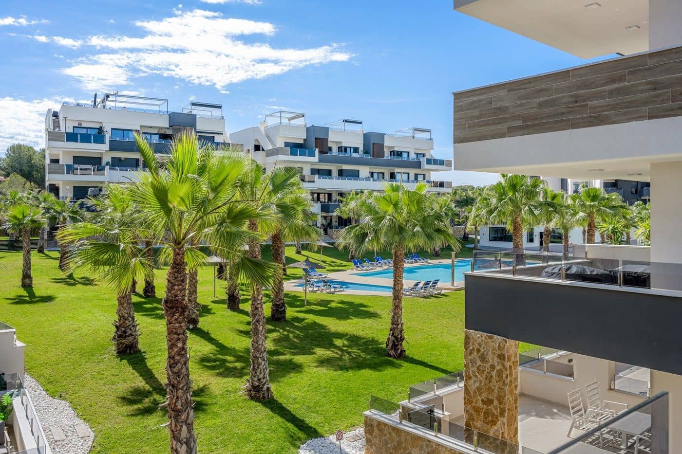 Apartamento de 2 habitaciones en Orihuela Costa en venta con garaje - 299.000 € (Ref: 10062168)