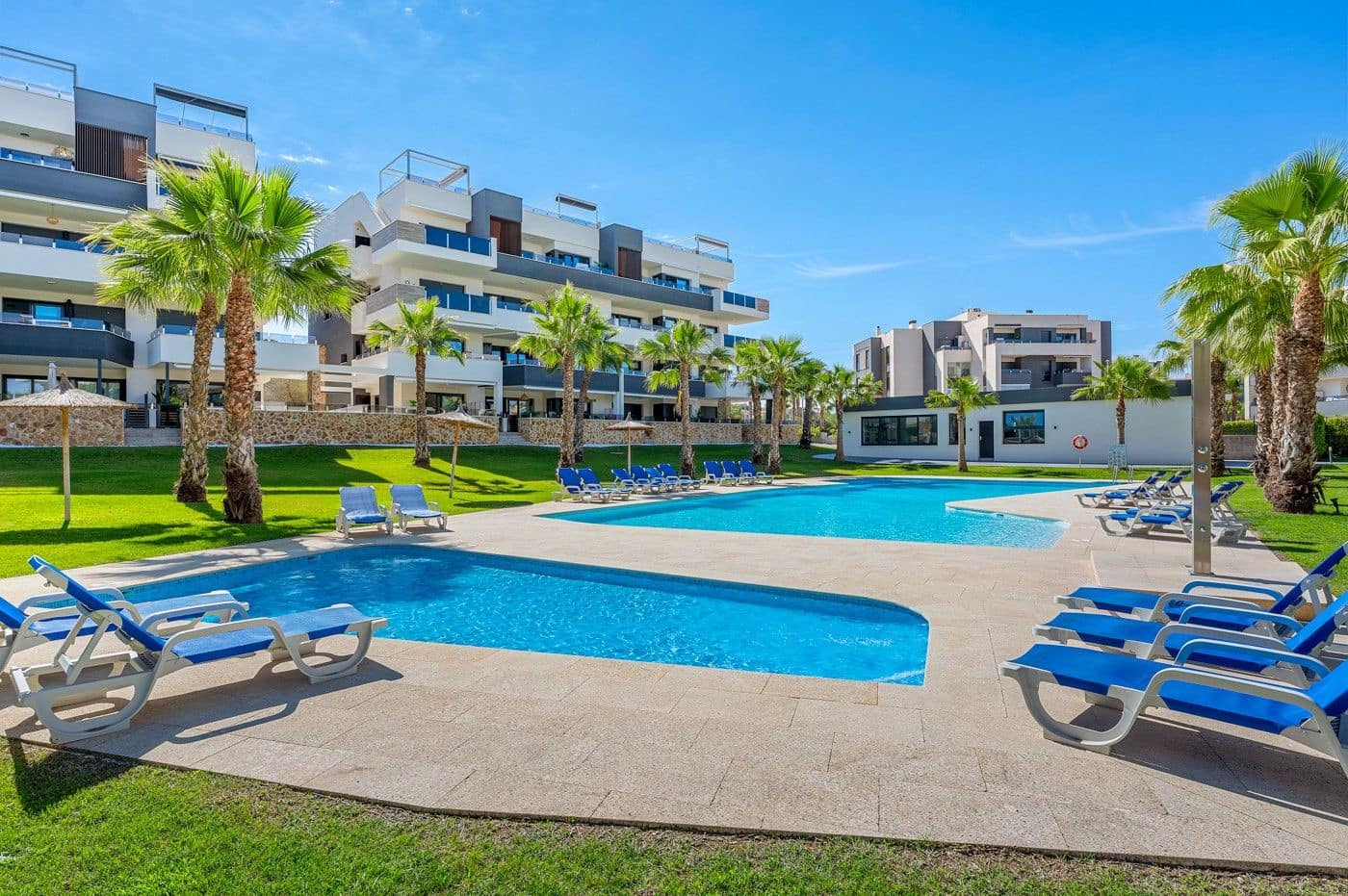 Apartamento de 2 habitaciones en Orihuela Costa en venta con garaje - 299.000 € (Ref: 10062168)