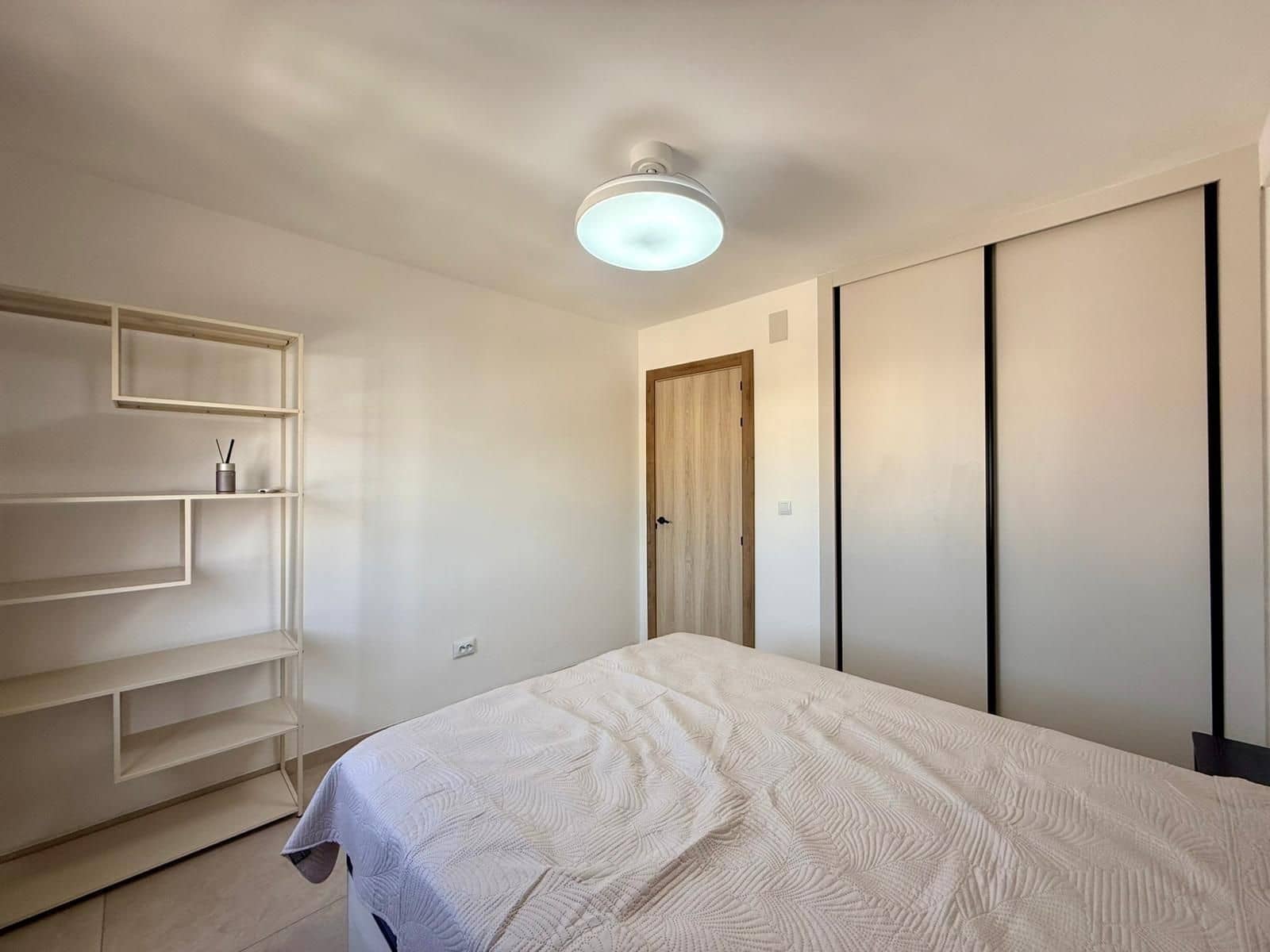 1 soverom Penthouse til salgs i Torrevieja - € 139 900 (Ref: 10064847)