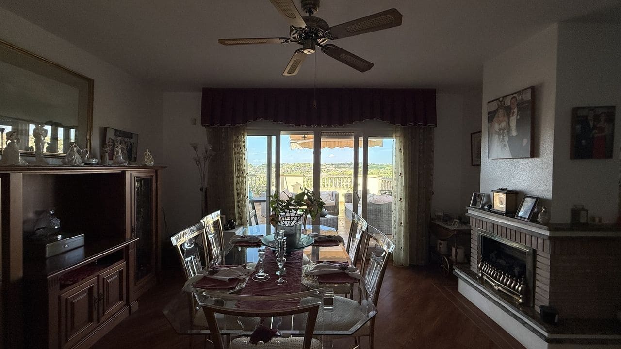 5 Zimmer Villa zu verkaufen in Villamartin mit Garage - 635.000 € (Ref: 10068091)