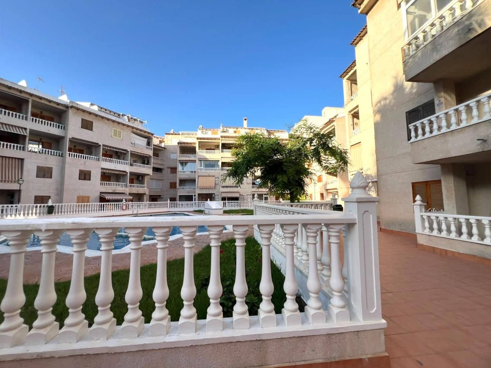 1 sovrum Lägenhet till salu i Torrevieja med pool - 130 000 € (Ref: 10068096)