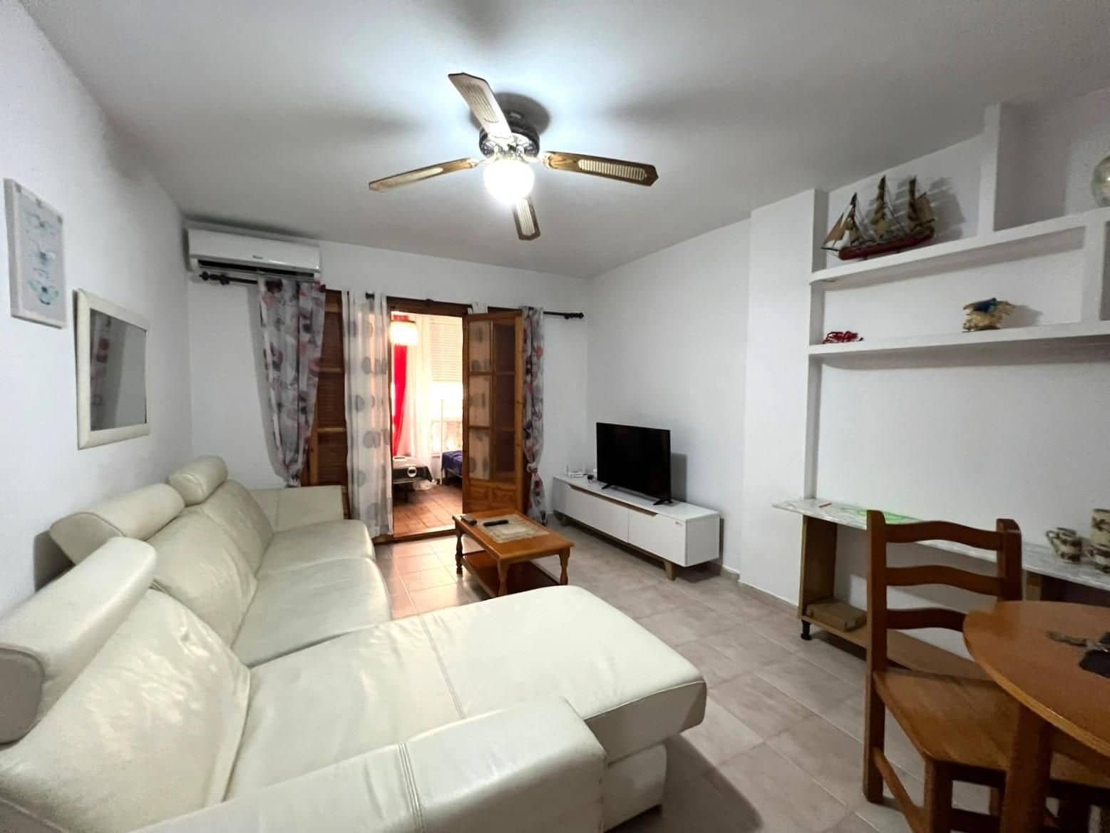 1 sovrum Lägenhet till salu i Torrevieja med pool - 130 000 € (Ref: 10068096)
