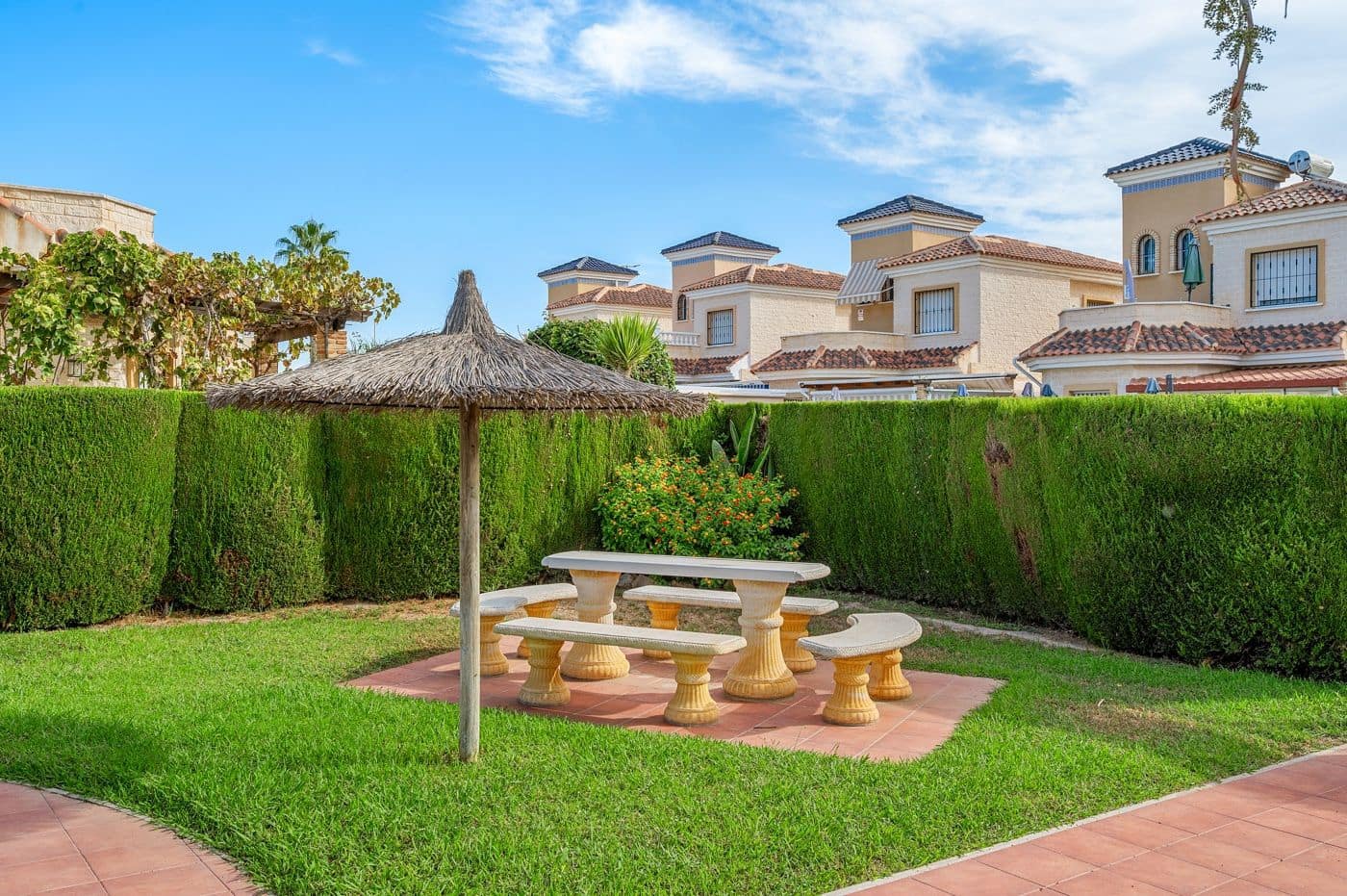 3 Zimmer Villa zu verkaufen in El Raso mit Pool - 290.000 € (Ref: 10070962)
