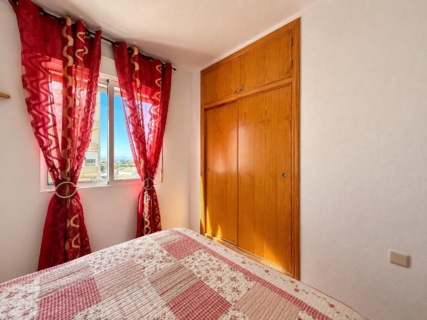 2 sovrum Lägenhet till salu i Torrevieja med pool - 129 900 € (Ref: 10076596)