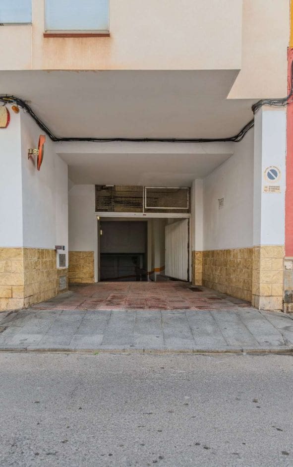 Autotalli myytävänä paikassa Torrevieja - 16 000 € (Ref: 10081453)