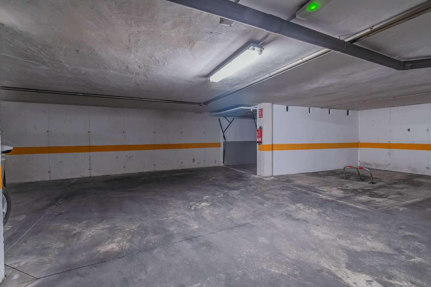 Autotalli myytävänä paikassa Torrevieja - 16 000 € (Ref: 10081453)