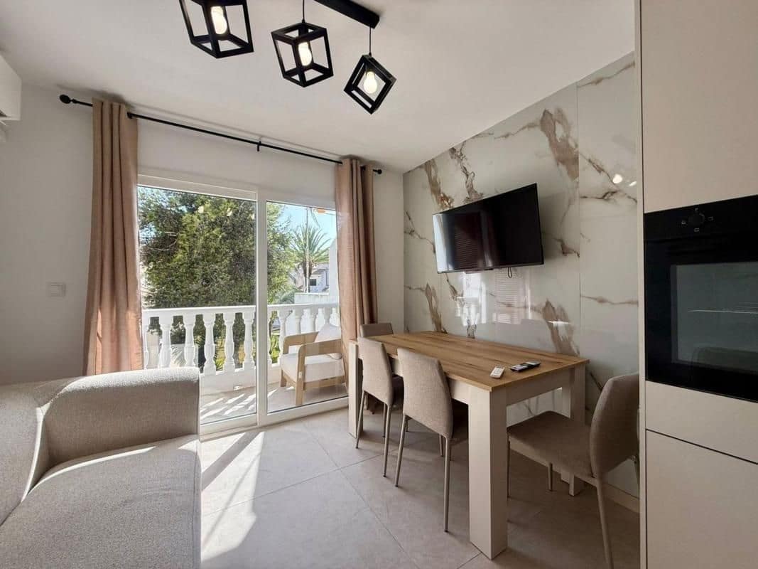 1 sovrum Lägenhet till salu i Torrevieja - 139 900 € (Ref: 10081462)