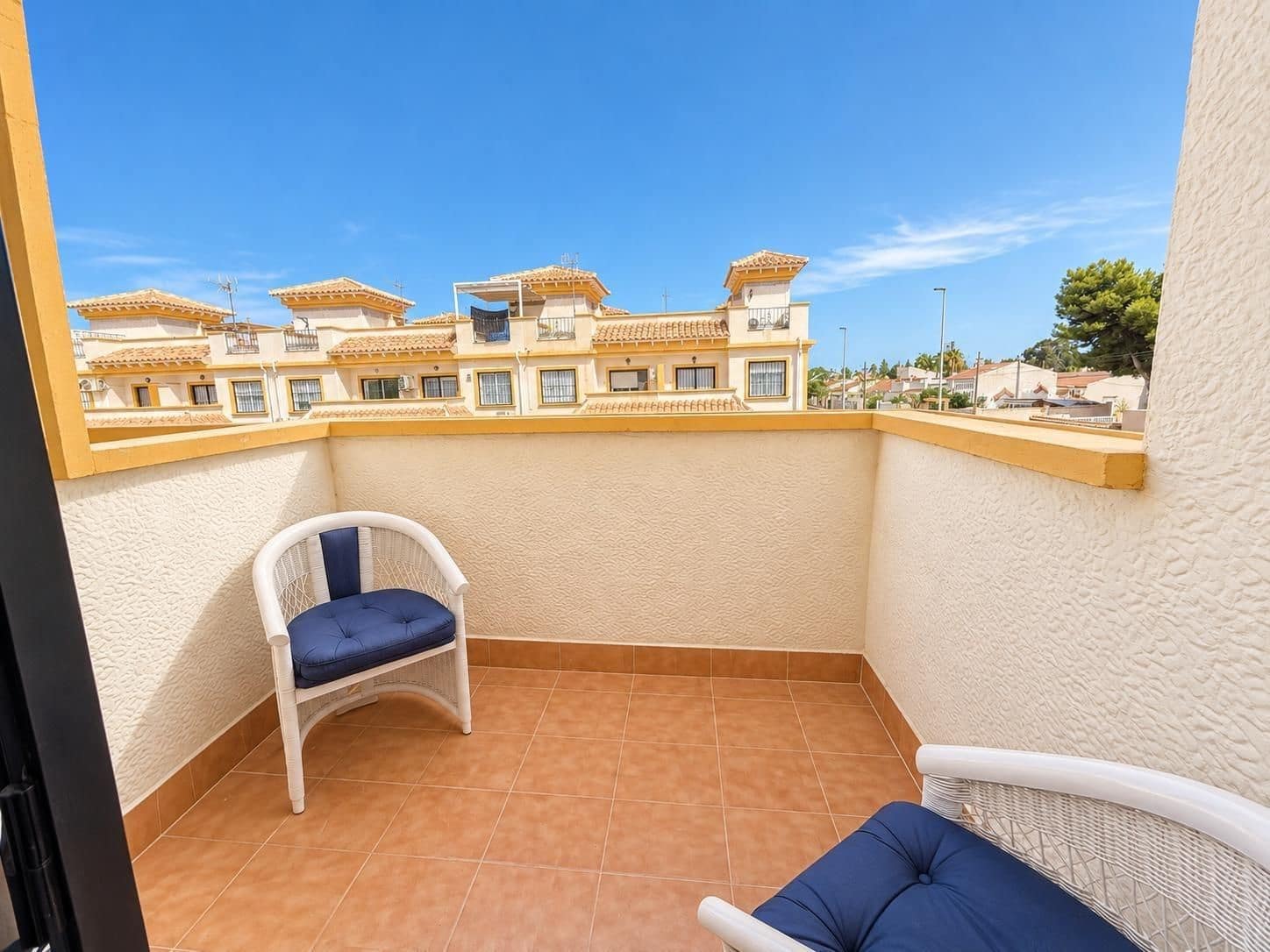 3 Zimmer Reihenhaus zu verkaufen in El Limonar mit Pool - 239.900 € (Ref: 10086369)