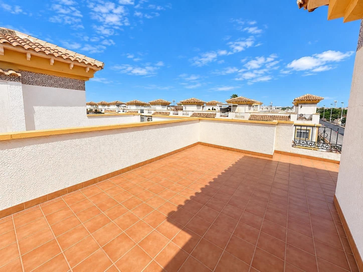 3 Zimmer Reihenhaus zu verkaufen in El Limonar mit Pool - 239.900 € (Ref: 10086369)