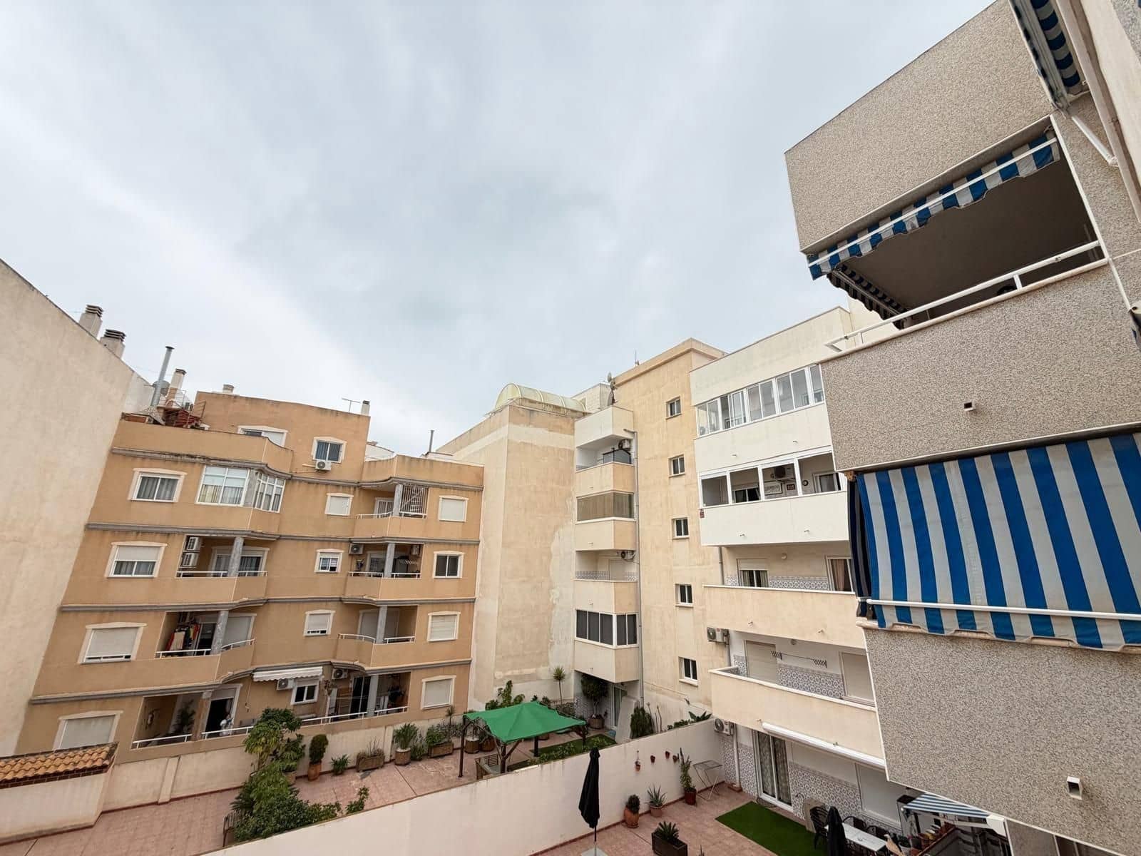 2 Zimmer Apartment zu verkaufen in Torrevieja - 164.900 € (Ref: 10089883)