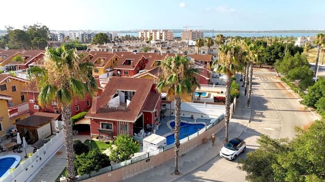 3 soveværelse Villa til salg i Pinar de Campoverde, Pilar de la Horadada med swimmingpool - € 378.000 (Ref: 10089885)
