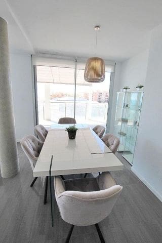 3 makuuhuone Kattohuoneisto myytävänä paikassa Guardamar del Segura mukana uima-altaan - 840 000 € (Ref: 10089907)