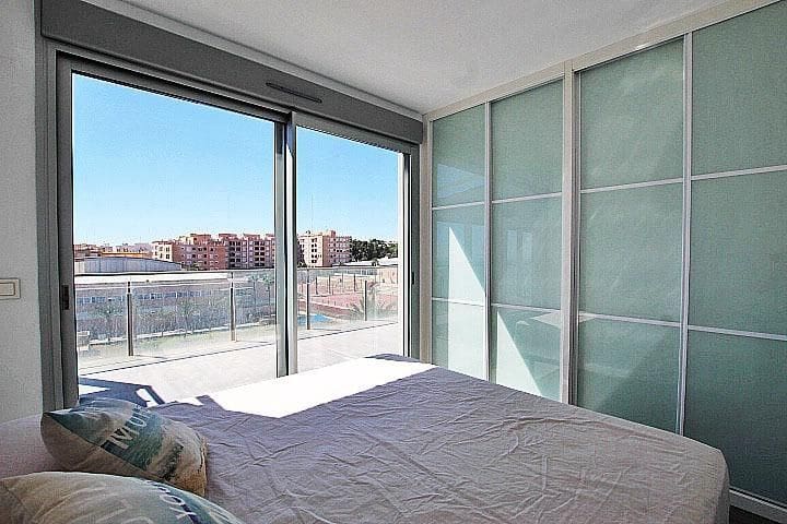 3 makuuhuone Kattohuoneisto myytävänä paikassa Guardamar del Segura mukana uima-altaan - 840 000 € (Ref: 10089907)