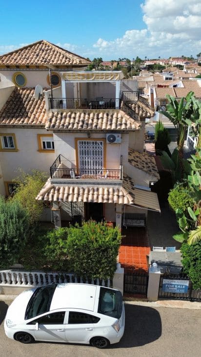 2 makuuhuone Paritalo myytävänä paikassa Orihuela Costa mukana uima-altaan - 244 900 € (Ref: 10089909)