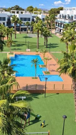 3 soverom Penthouse til salgs i Torrevieja med svømmebasseng garasje - € 309 750 (Ref: 10090837)