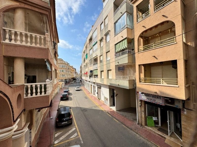 2 makuuhuone Huoneisto myytävänä paikassa Torrevieja - 162 000 € (Ref: 10090841)