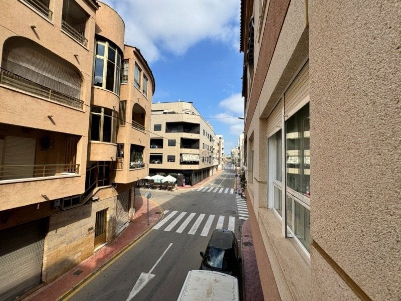 2 makuuhuone Huoneisto myytävänä paikassa Torrevieja - 162 000 € (Ref: 10090841)