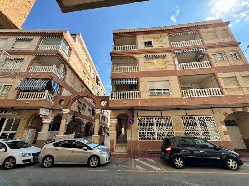 2 makuuhuone Huoneisto myytävänä paikassa Torrevieja - 162 000 € (Ref: 10090841)