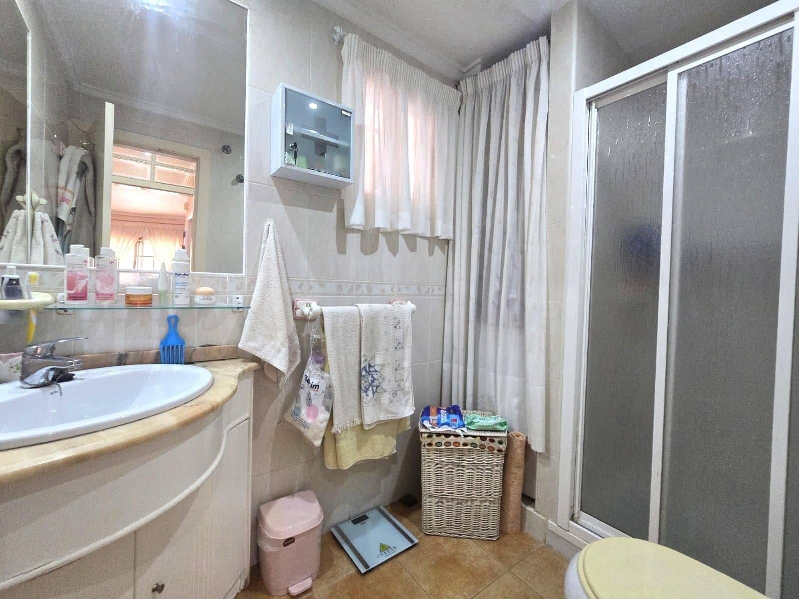 3 soverom Villa til salgs i Torrevieja med svømmebasseng - € 370 000 (Ref: 10090844)