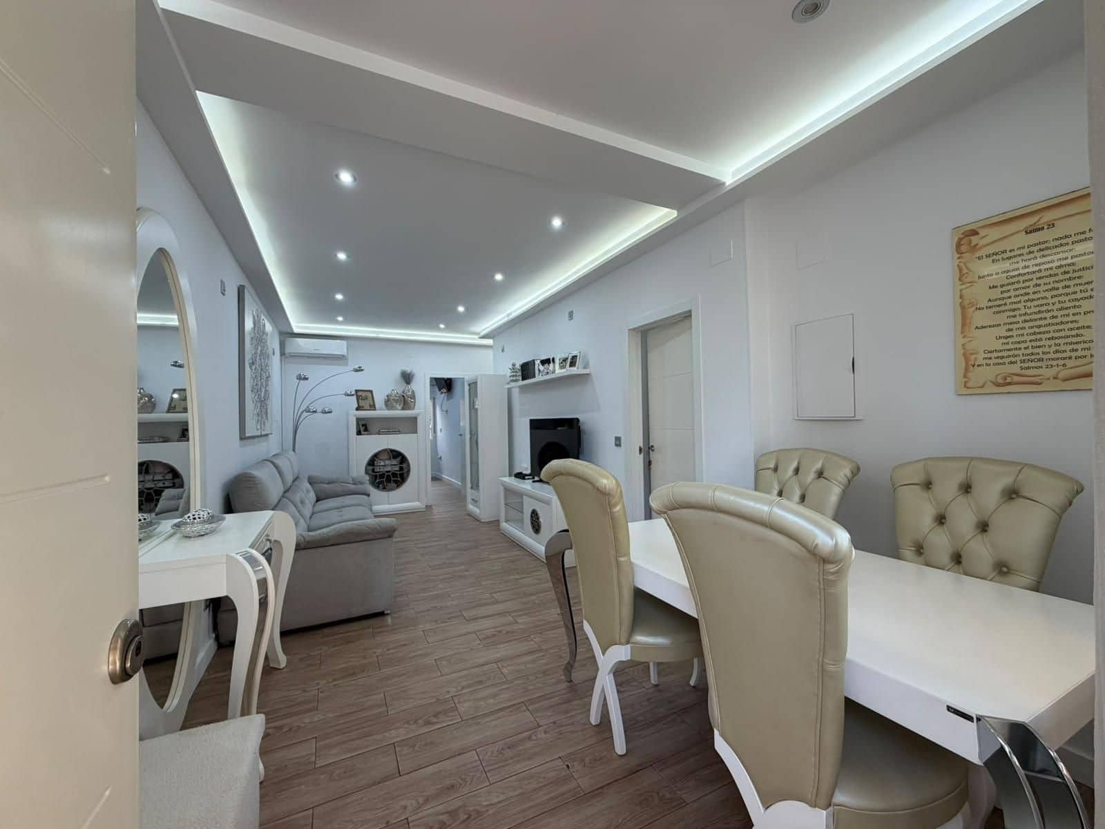 2 soveværelse Villa til salg i Torrevieja - € 339.333 (Ref: 10090852)