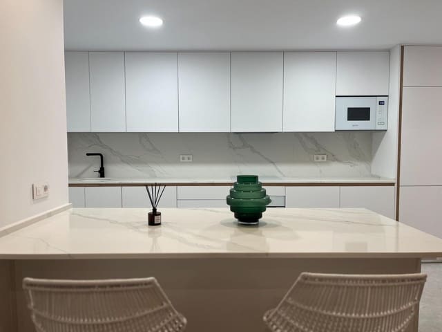 3 Zimmer Apartment zu verkaufen in Torreblanca, Torrevieja mit Pool - 370.000 € (Ref: 10094893)