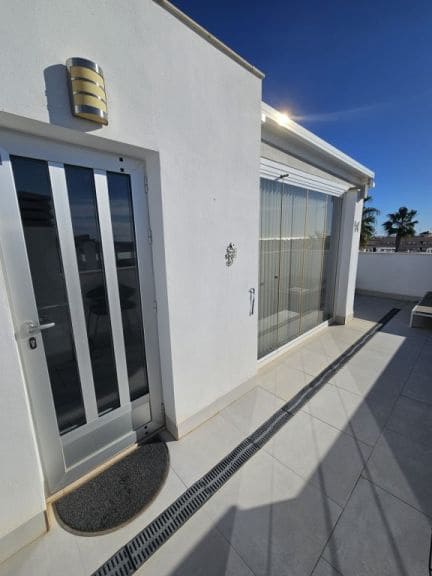 4 sovrum Semi-fristående Villa till salu i Torrevieja - 535 000 € (Ref: 10094910)