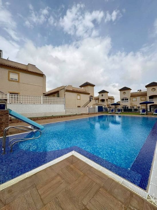 2 sypialnia Penthouse na sprzedaż w Guardamar del Segura z basenem - 170 500 € (Ref: 10109881)