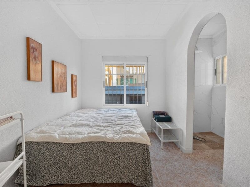 3 quarto Moradia para venda em Torrevieja com piscina - 349 000 € (Ref: 10110976)