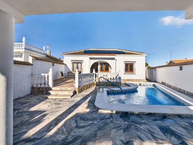 3 quarto Moradia para venda em El Chaparral - La Siesta - La Torreta, Torrevieja com piscina - 349 000 € (Ref: 10110976)
