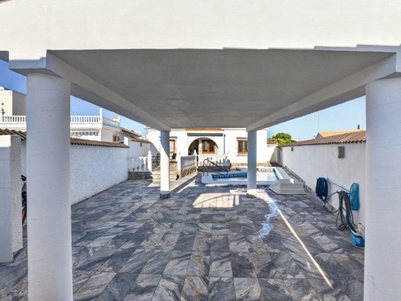 3 quarto Moradia para venda em Torrevieja com piscina - 349 000 € (Ref: 10110976)