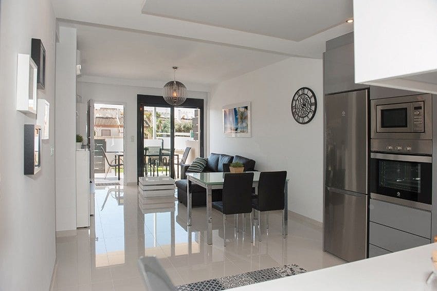 2 slaapkamer Appartement te koop in Torre de la Horadada - € 279.000 (Ref: 10110986)