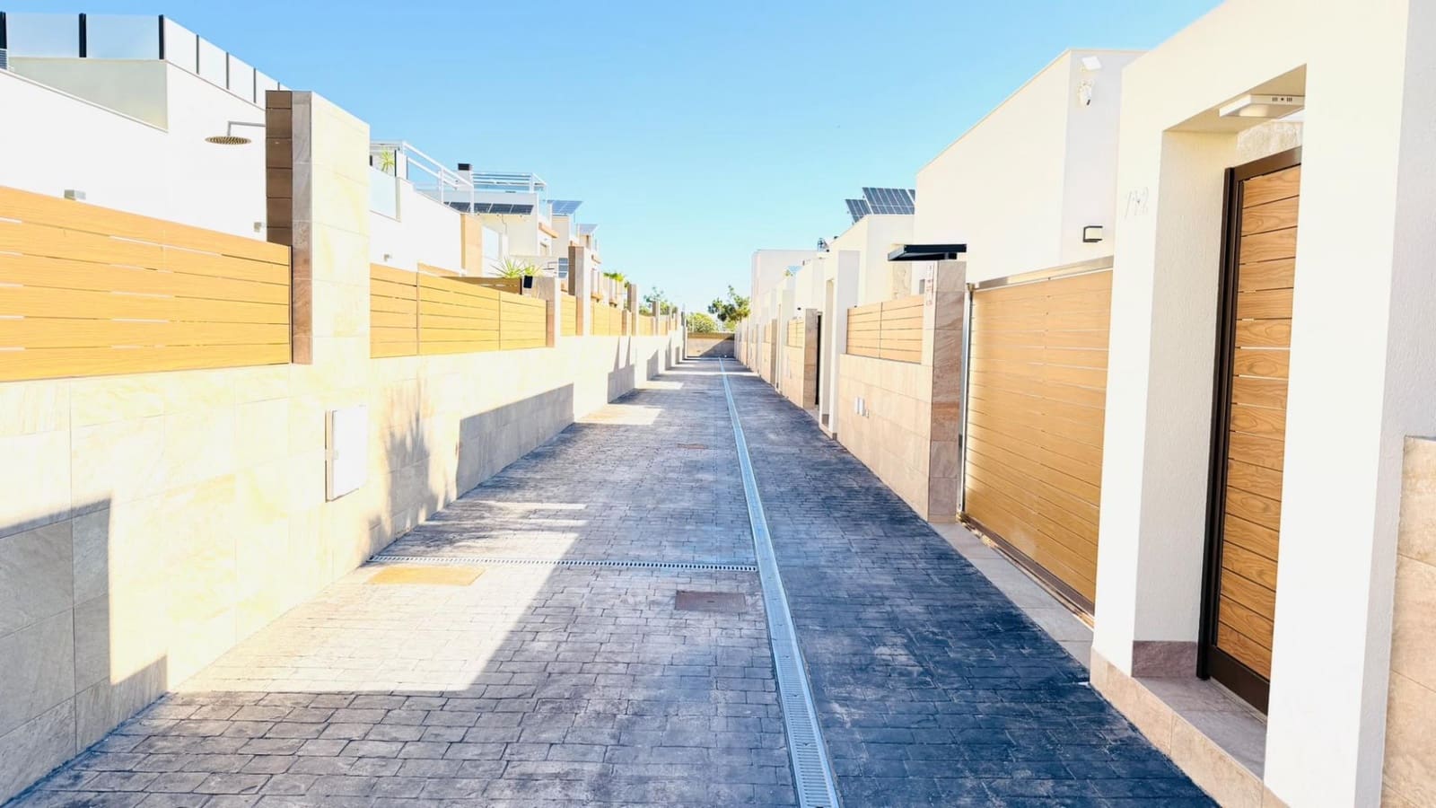 3 slaapkamer Villa te koop in Los Montesinos met zwembad - € 392.500 (Ref: 10110993)
