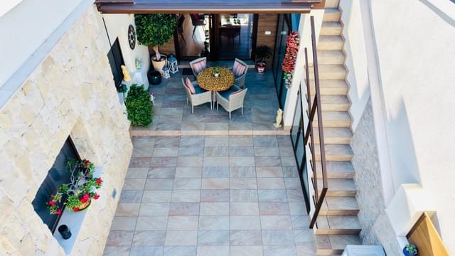 3 slaapkamer Villa te koop in Los Montesinos met zwembad - € 392.500 (Ref: 10110993)
