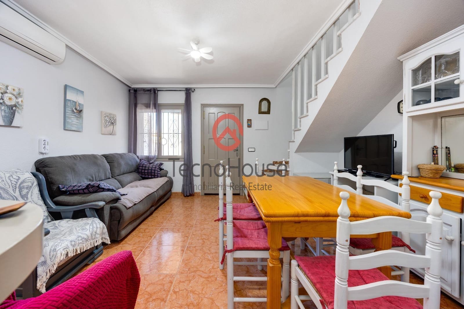 3 sovrum Semi-fristående Villa till salu i Playa Flamenca med pool - 219 500 € (Ref: 10111797)