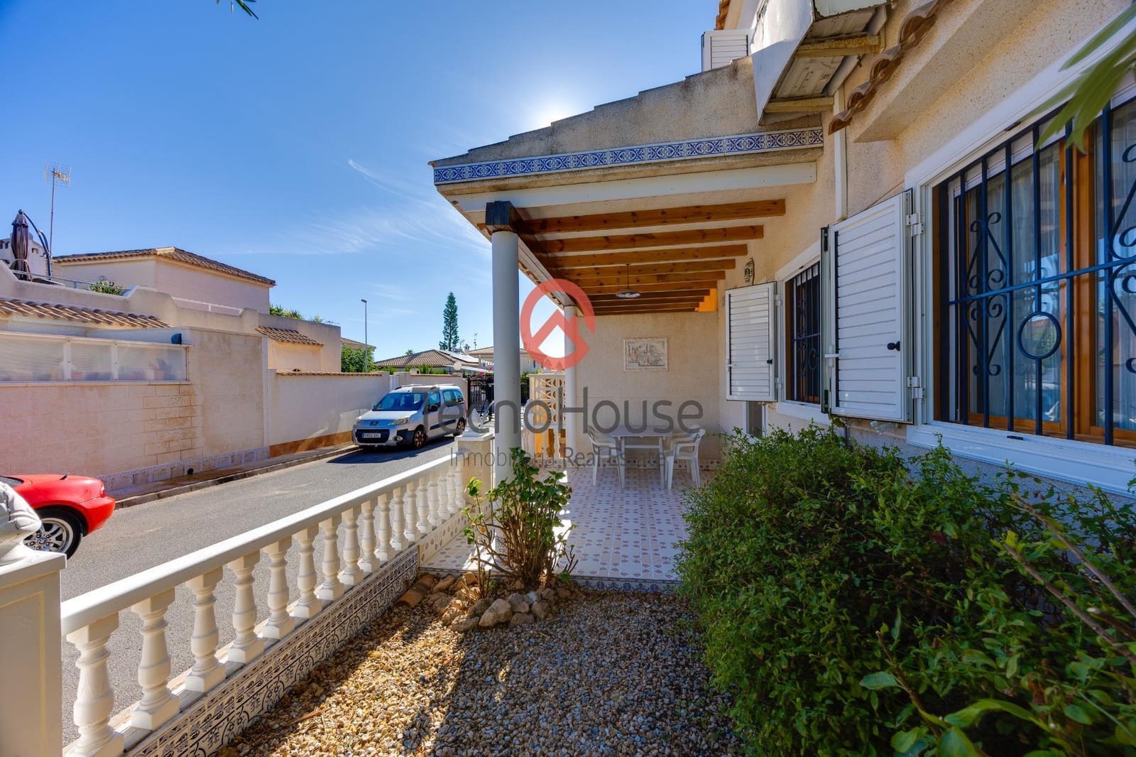 3 sovrum Semi-fristående Villa till salu i Playa Flamenca med pool - 219 500 € (Ref: 10111797)