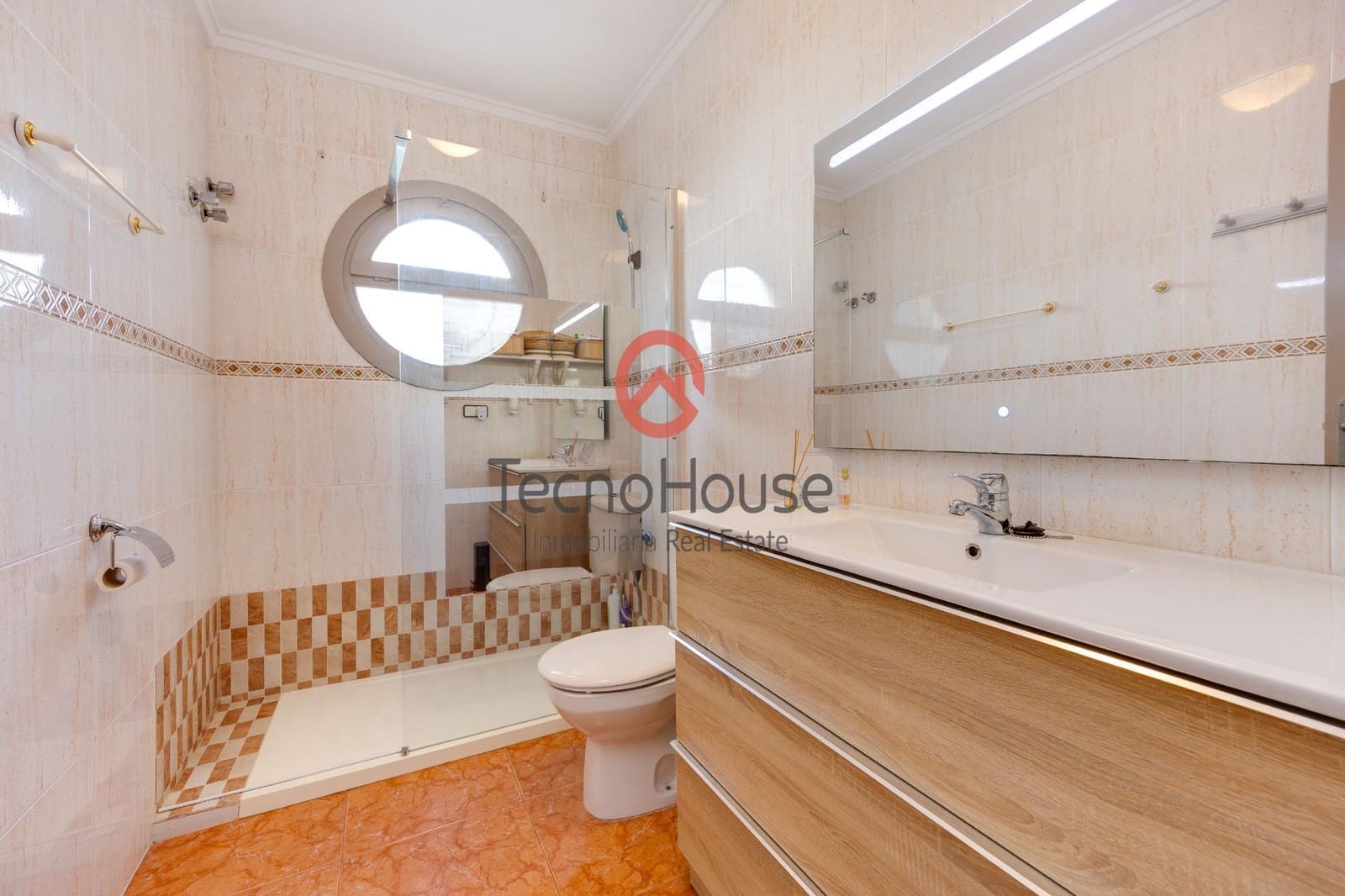 3 sovrum Semi-fristående Villa till salu i Playa Flamenca med pool - 219 500 € (Ref: 10111797)