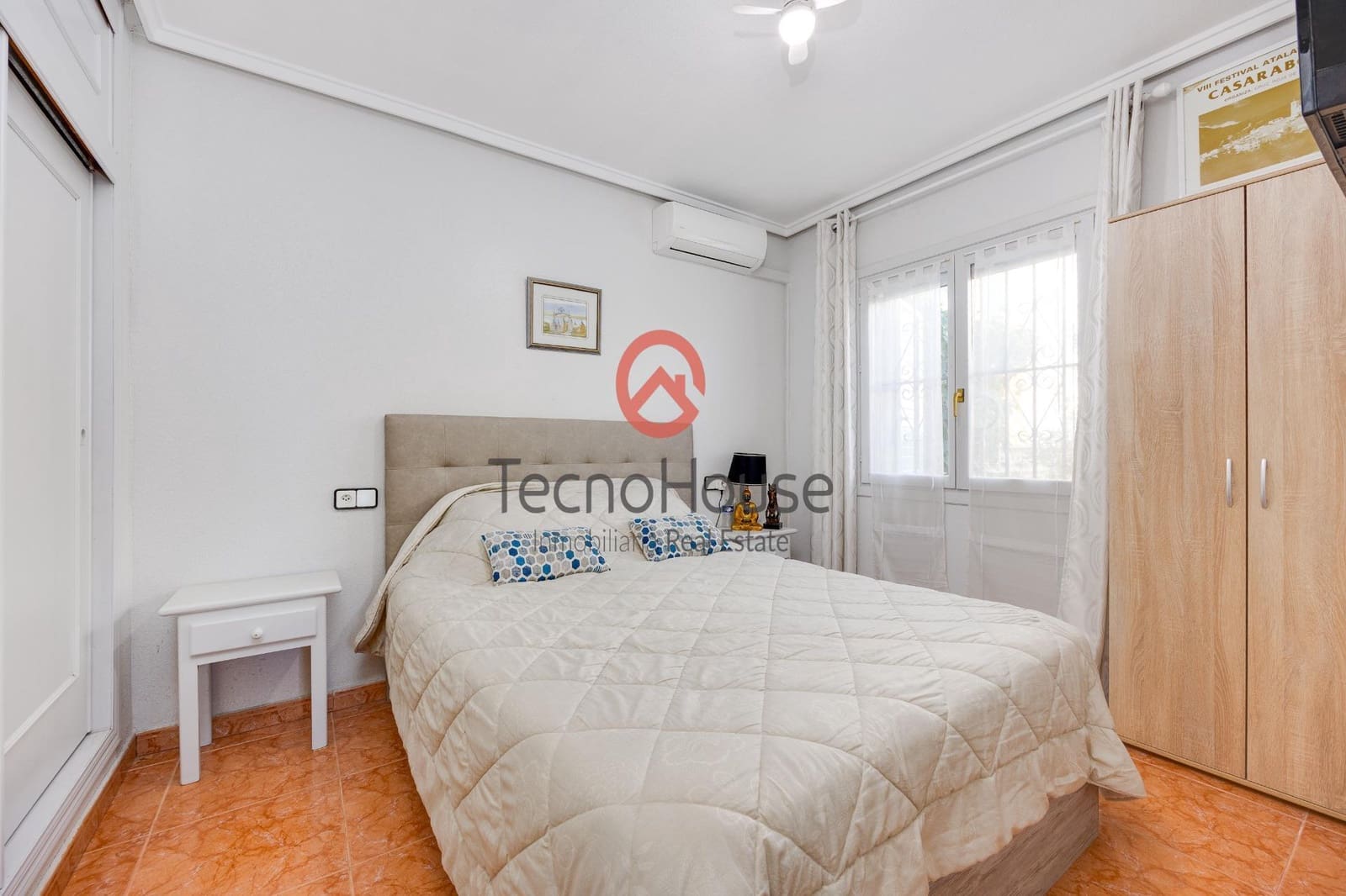 3 sovrum Semi-fristående Villa till salu i Playa Flamenca med pool - 219 500 € (Ref: 10111797)