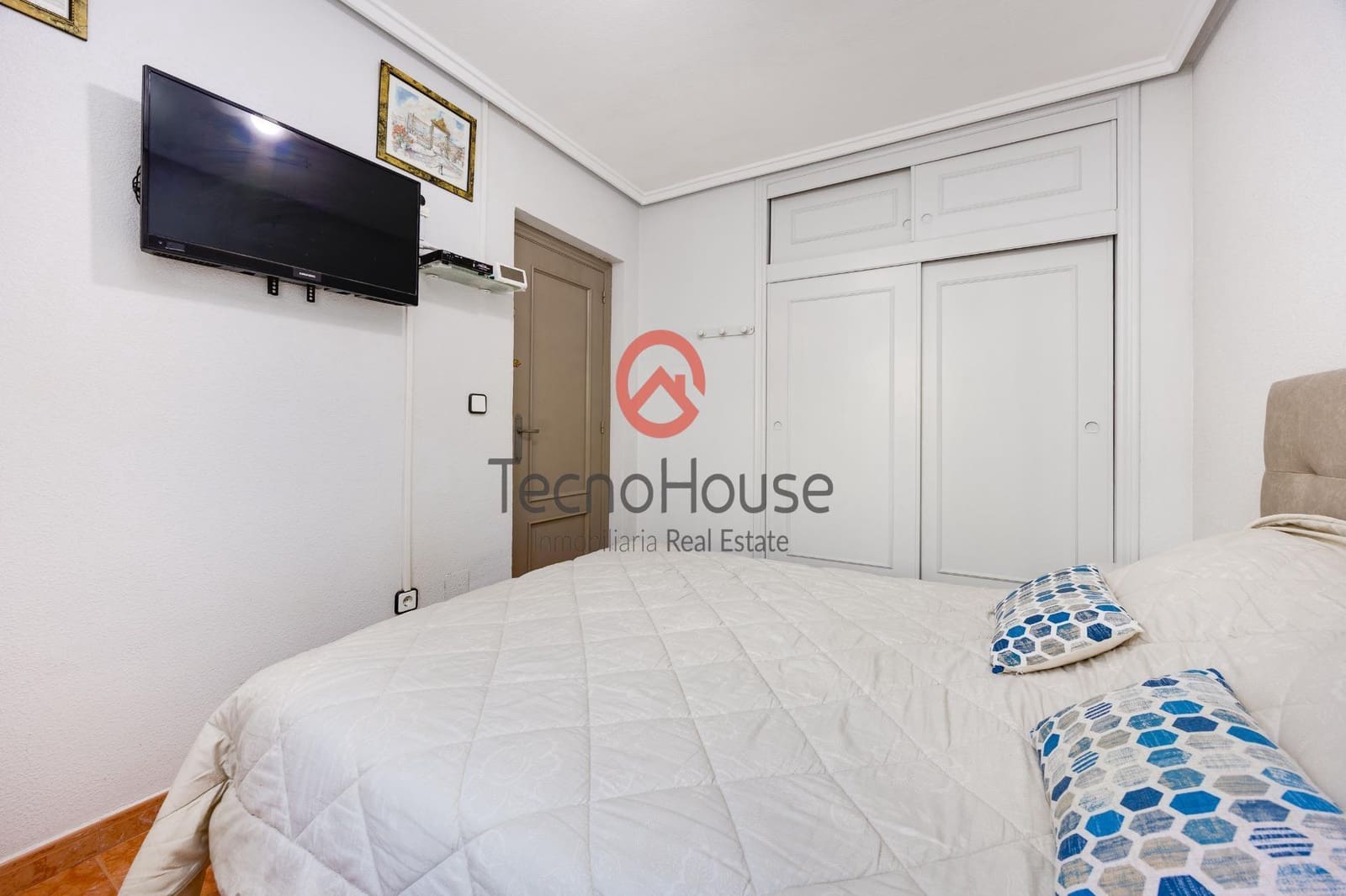 3 sovrum Semi-fristående Villa till salu i Playa Flamenca med pool - 219 500 € (Ref: 10111797)
