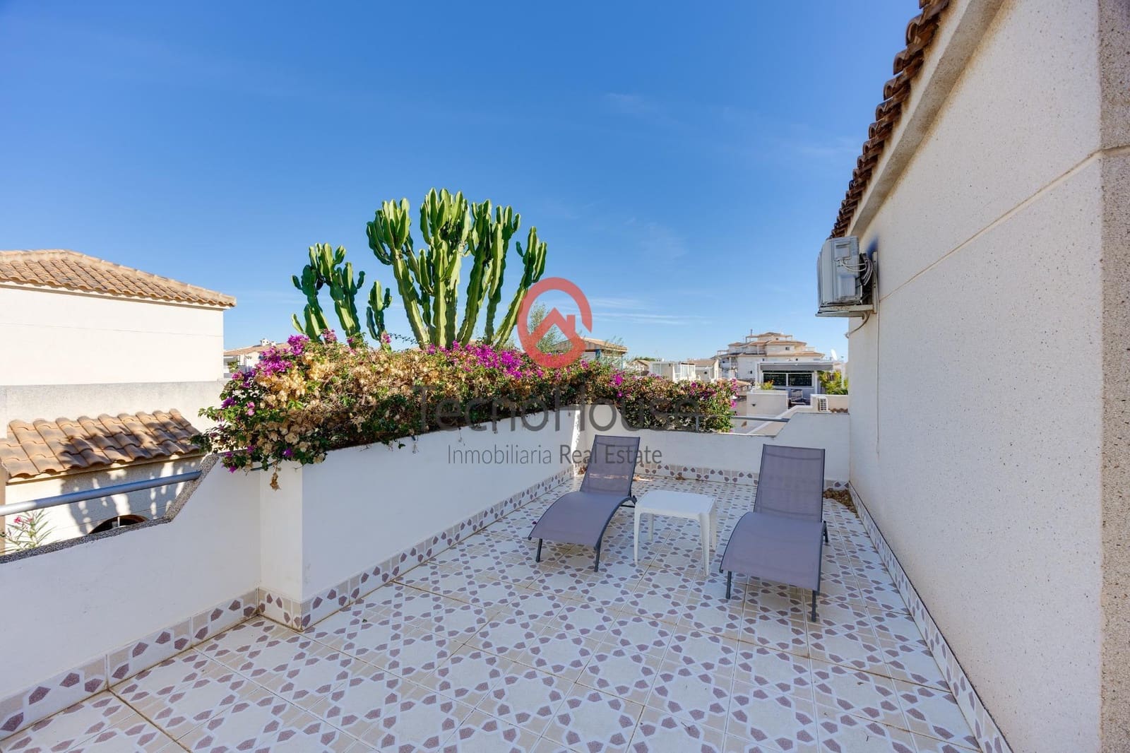 3 sovrum Semi-fristående Villa till salu i Playa Flamenca med pool - 219 500 € (Ref: 10111797)
