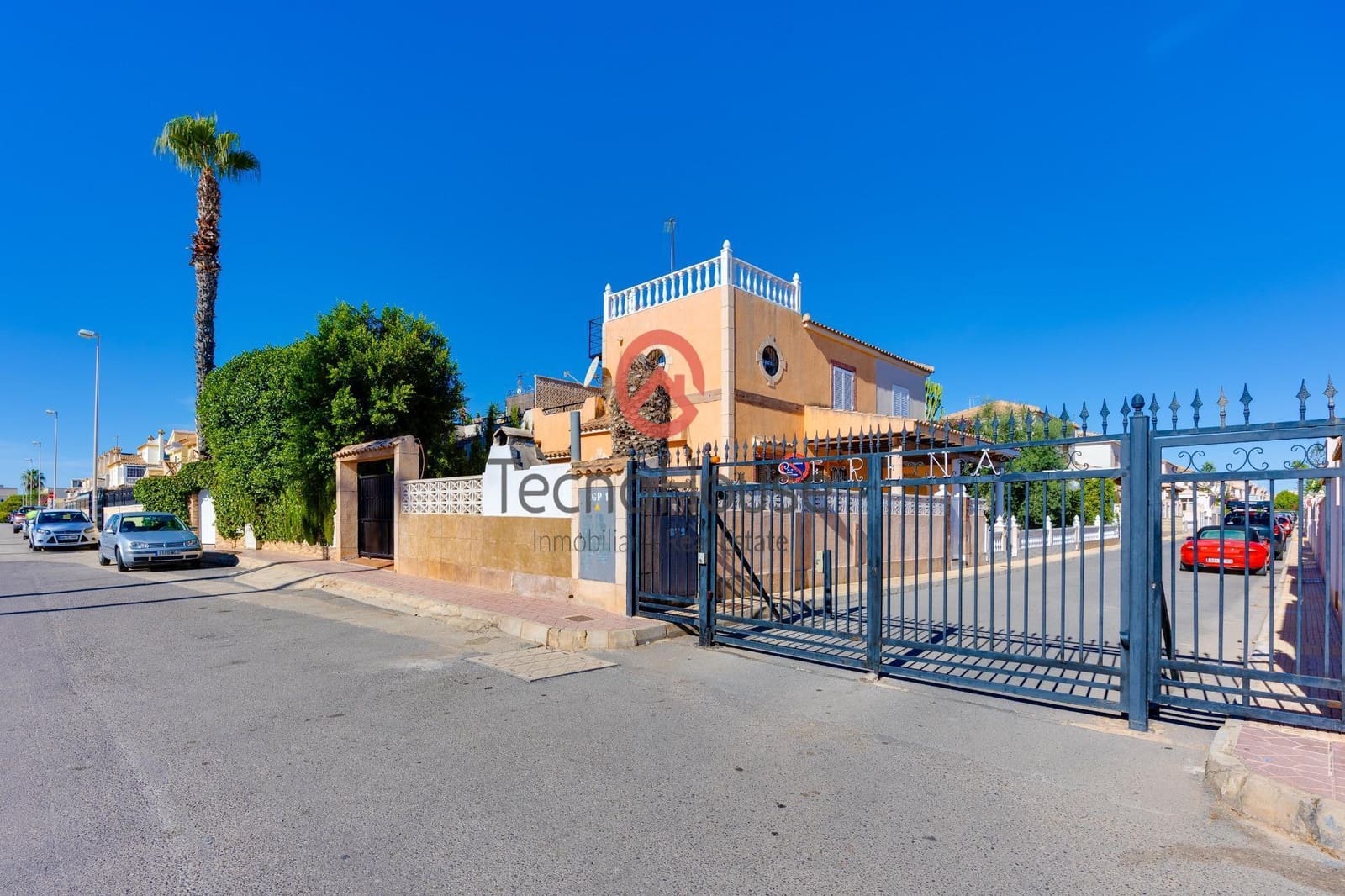 3 sovrum Semi-fristående Villa till salu i Playa Flamenca med pool - 219 500 € (Ref: 10111797)