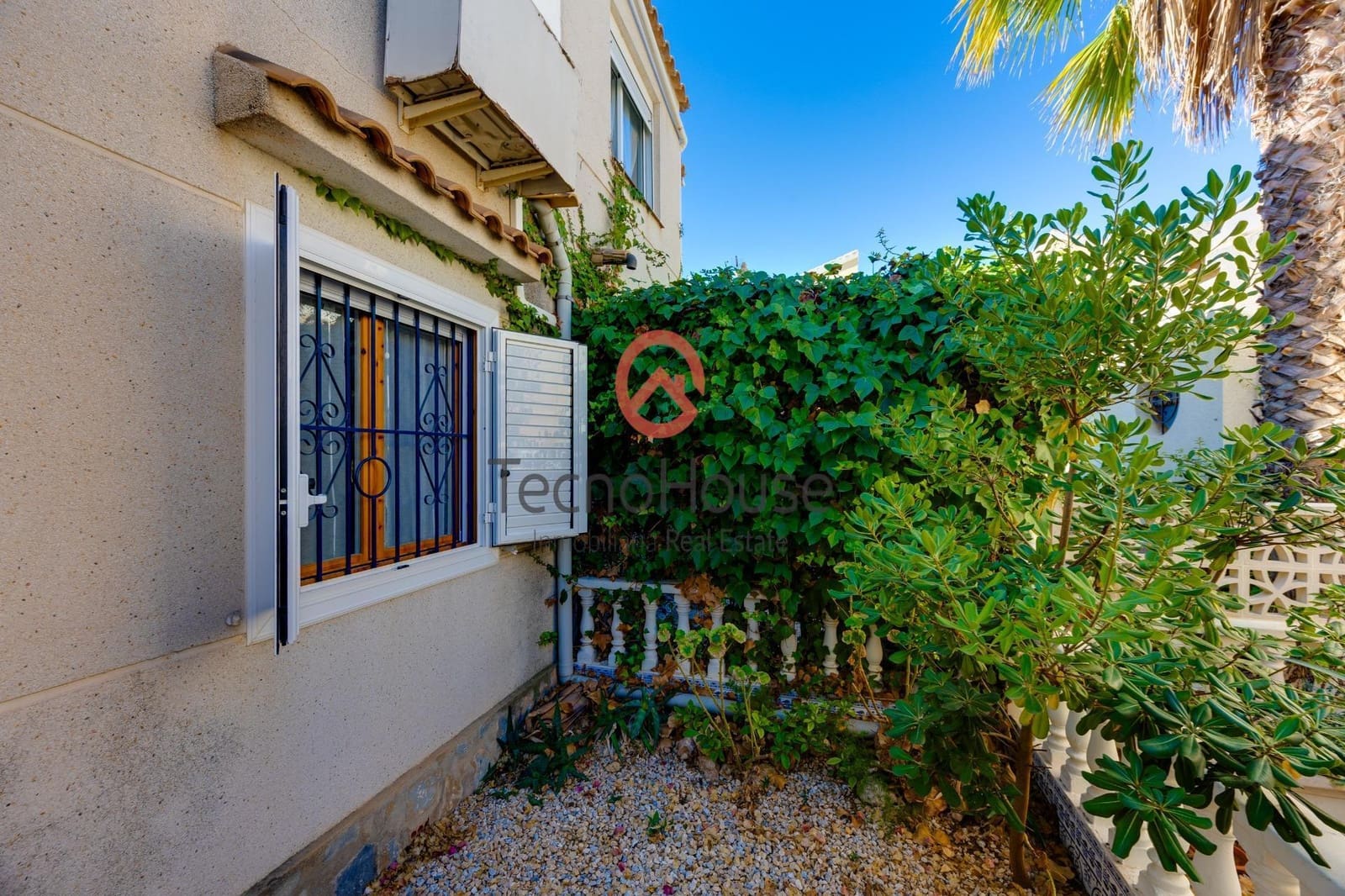 3 sovrum Semi-fristående Villa till salu i Playa Flamenca med pool - 219 500 € (Ref: 10111797)