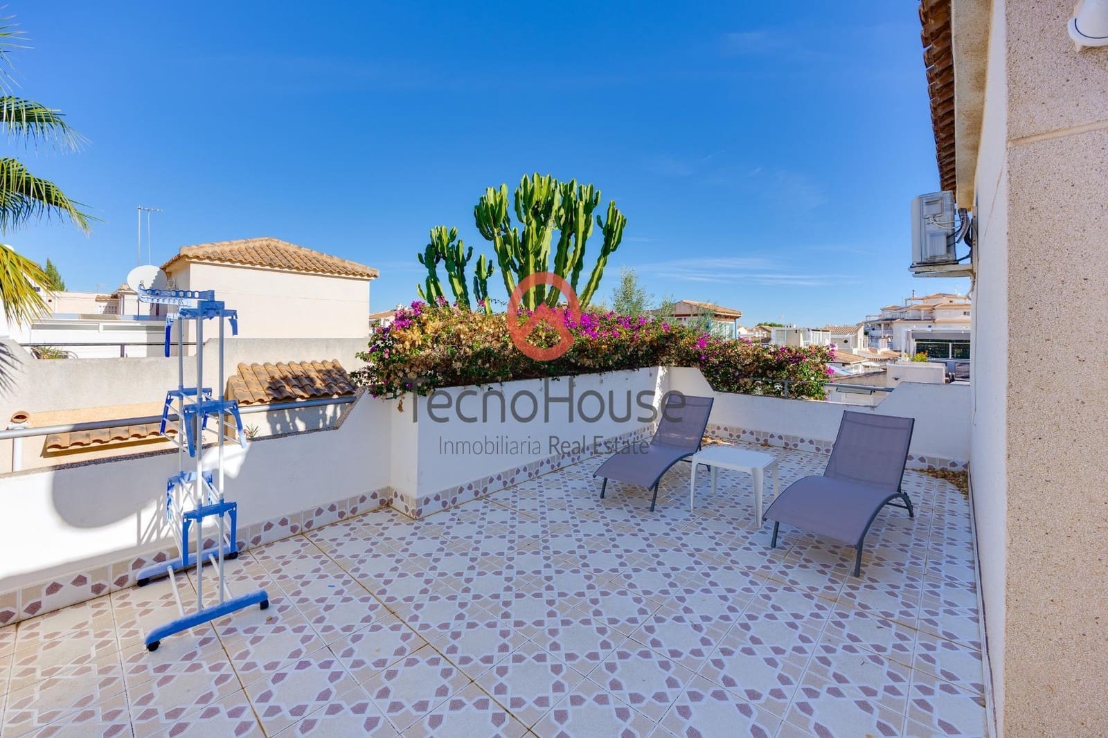 3 sovrum Semi-fristående Villa till salu i Playa Flamenca med pool - 219 500 € (Ref: 10111797)