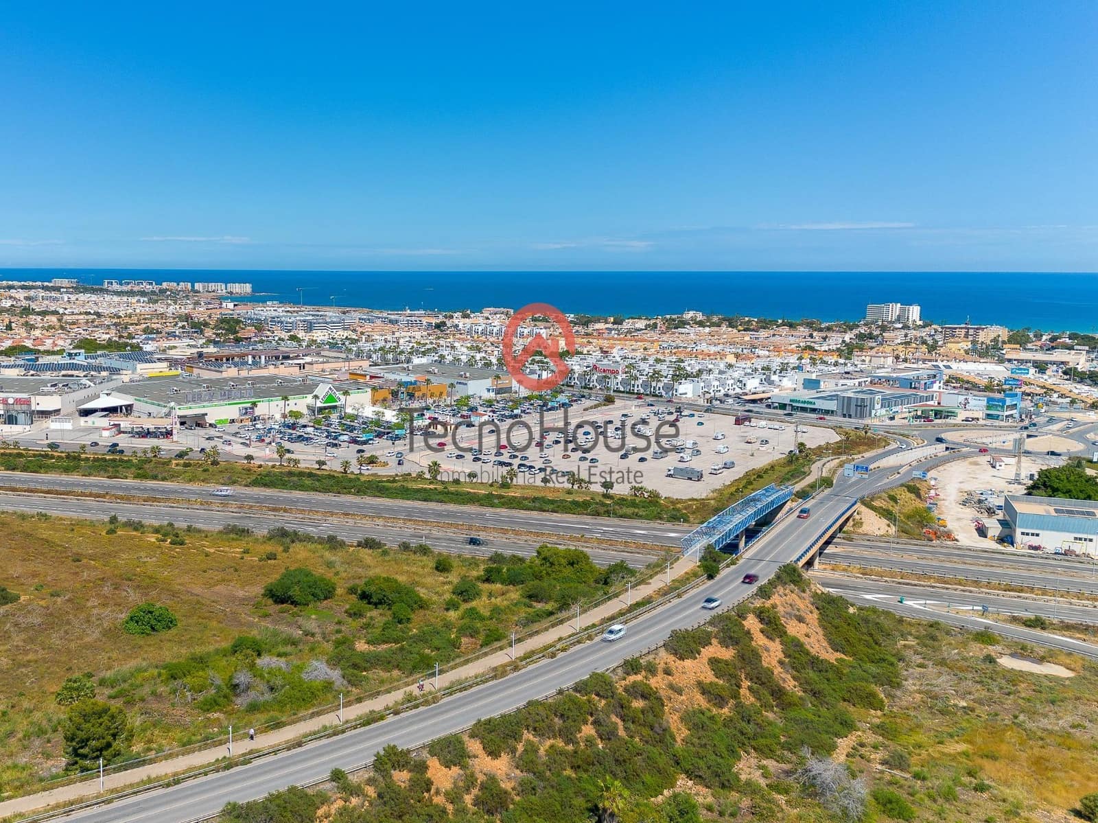 3 sovrum Semi-fristående Villa till salu i Playa Flamenca med pool - 219 500 € (Ref: 10111797)