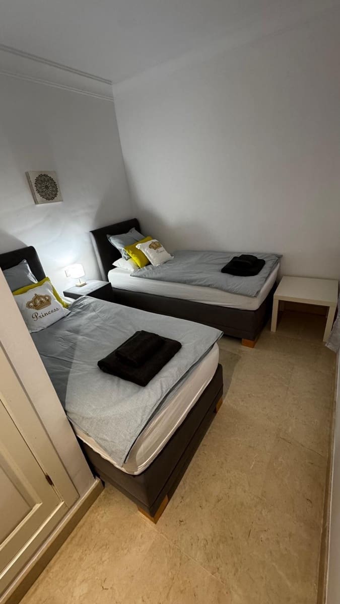 Apartamento de 2 habitaciones en Roda en venta con piscina garaje - 208.000 € (Ref: 10115805)