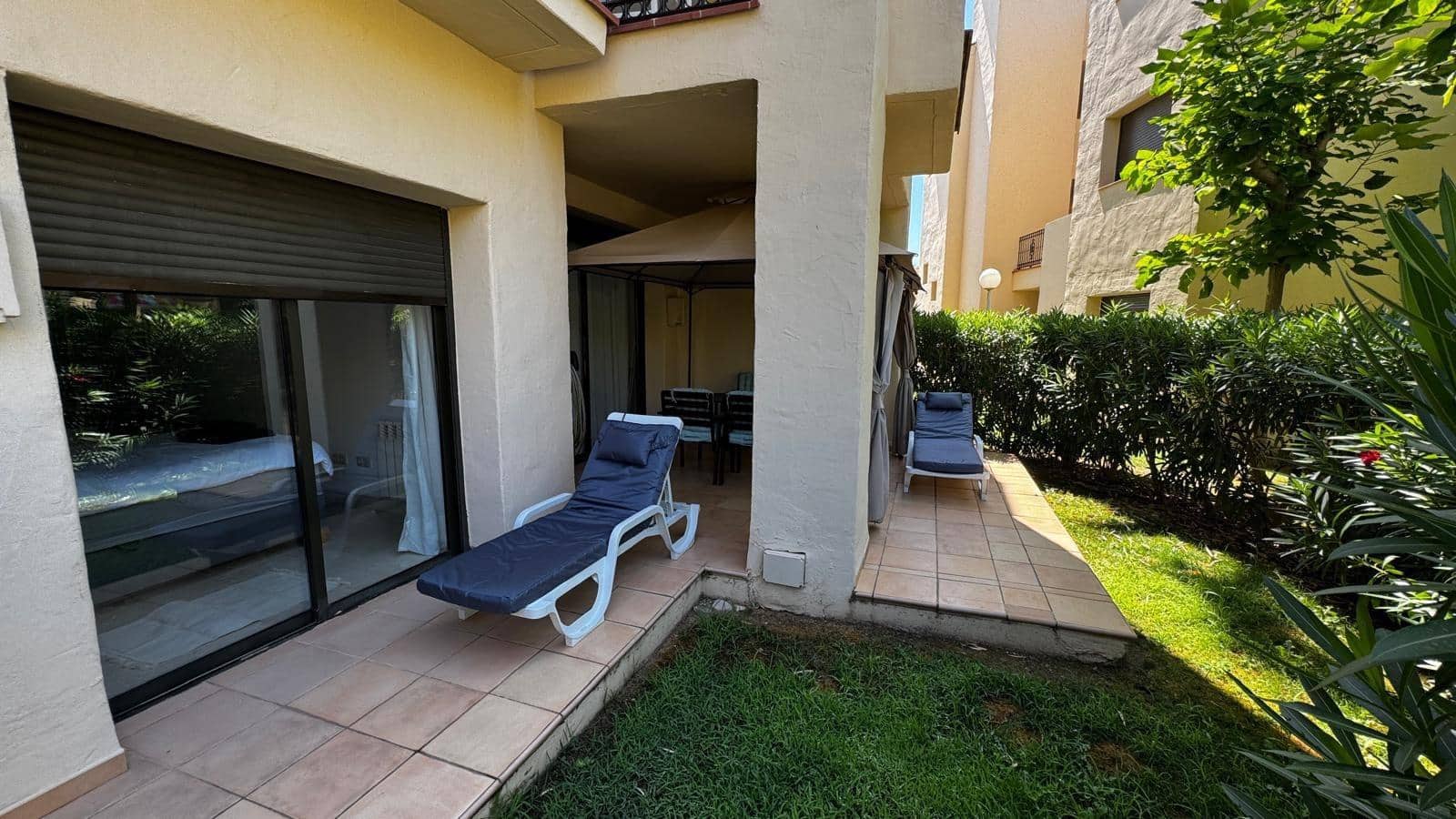 Apartamento de 2 habitaciones en Roda en venta con piscina garaje - 208.000 € (Ref: 10115805)