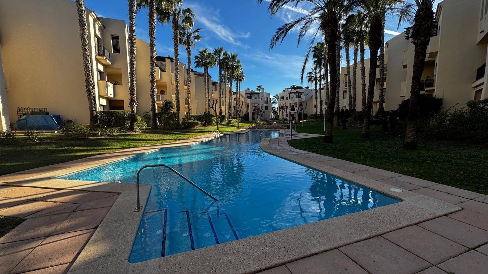 Apartamento de 2 habitaciones en Roda en venta con piscina garaje - 208.000 € (Ref: 10115805)